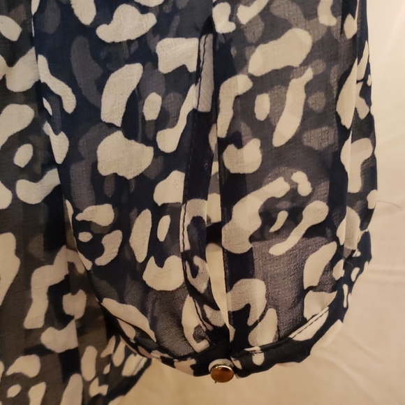 NWT - RW & CO. Sheer Blouse - Picture 5 of 8